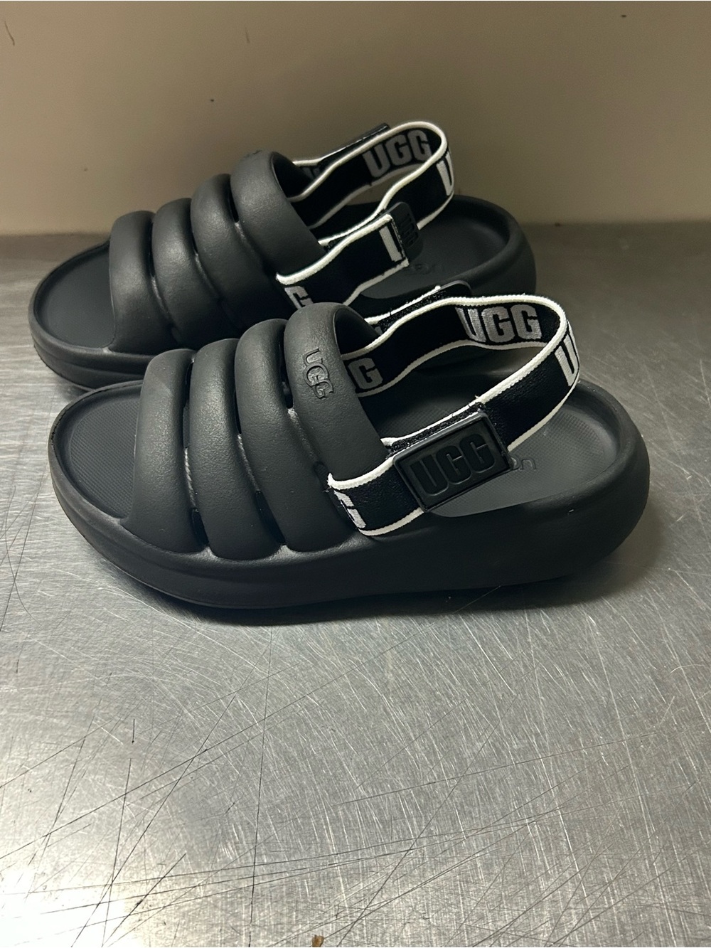 Ugg Sandals Size 13 Kids